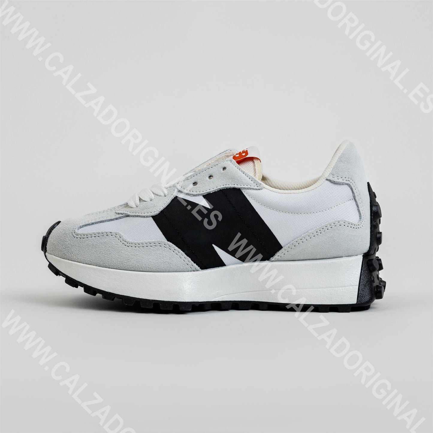 NEW BALANCE 327 BLANCO Y NEGRO